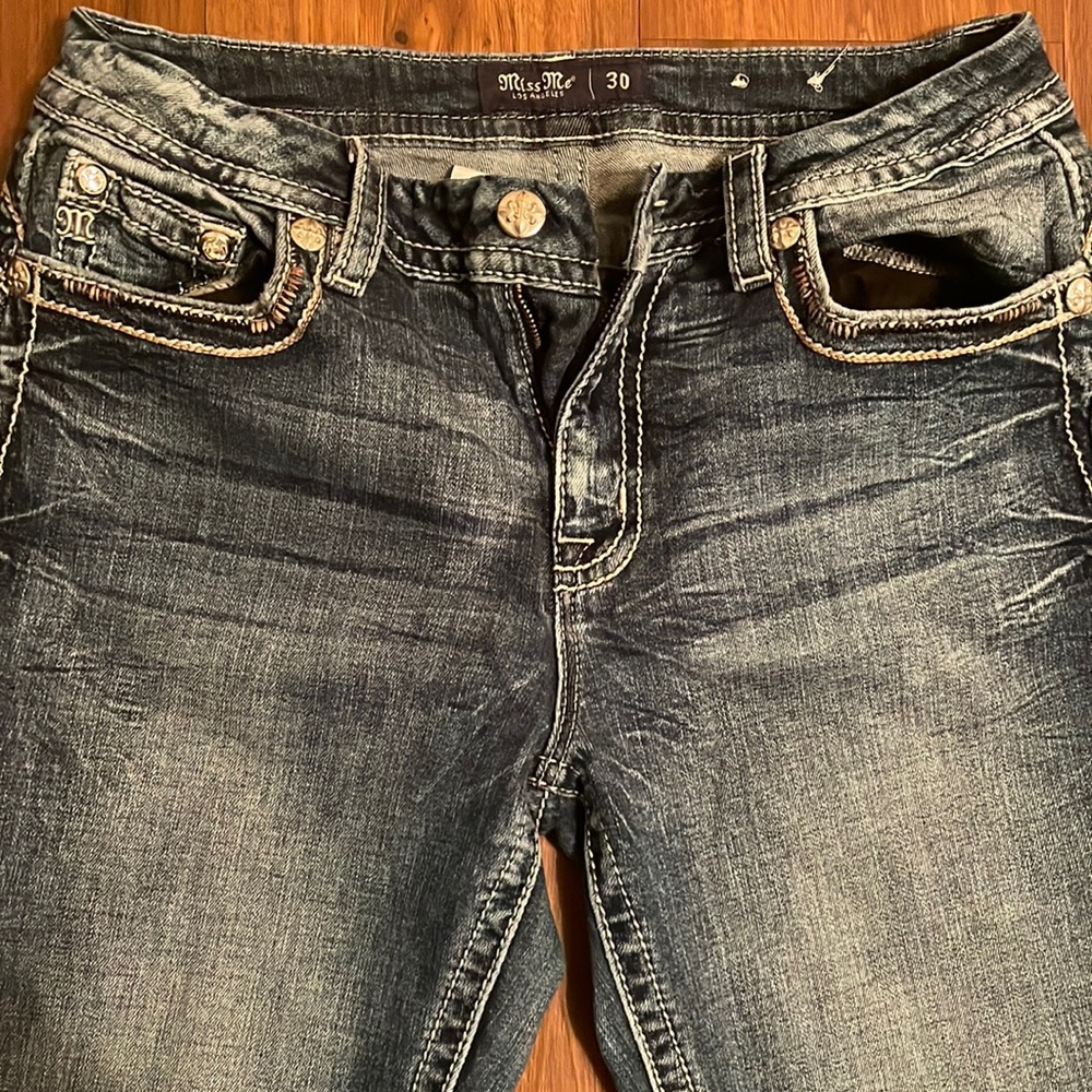 Curvy miss me boot cut, no rips, no stains like new